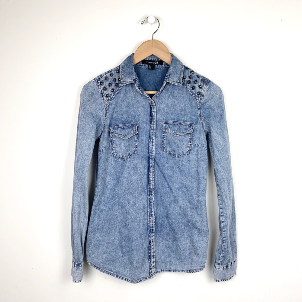 FOREVER 21 Light Wash Studded‎ Denim Button Up Top